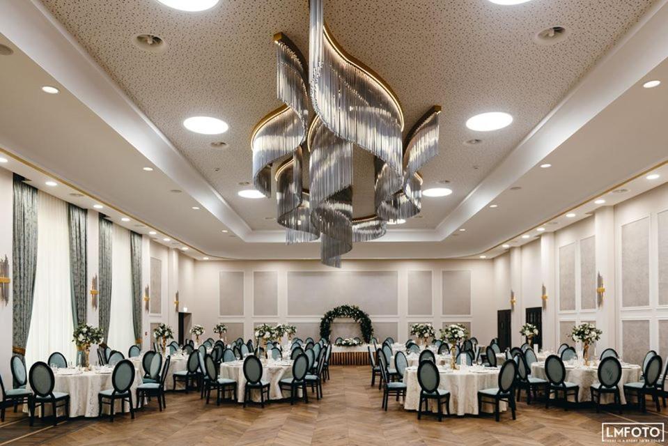 Debowy Dwor Hotel Ruda Rozaniecka Luaran gambar