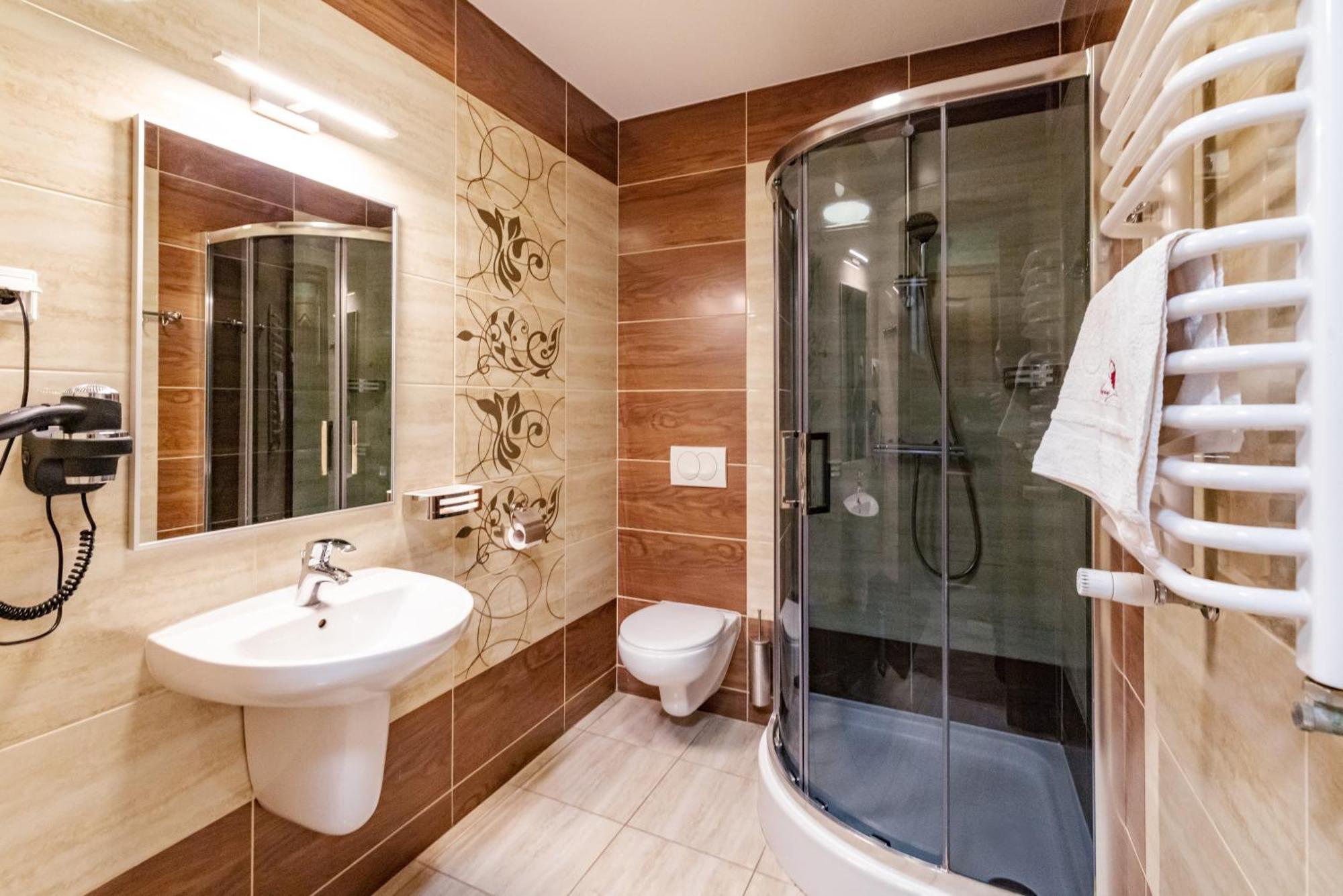 Debowy Dwor Hotel Ruda Rozaniecka Luaran gambar